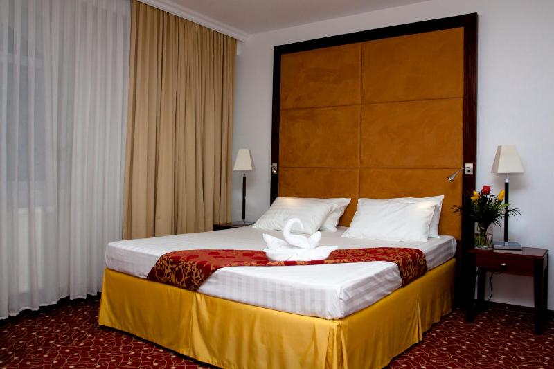 Double Room image 2