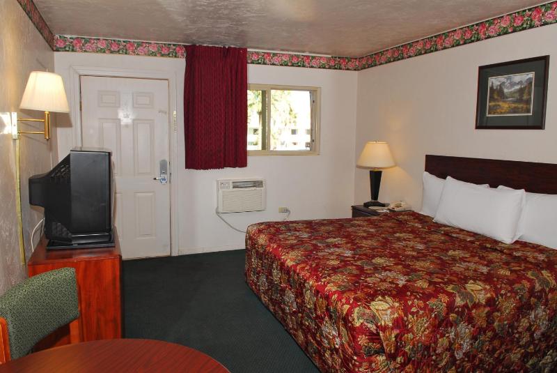 Stone Inn Extended Stay U of A - image 3