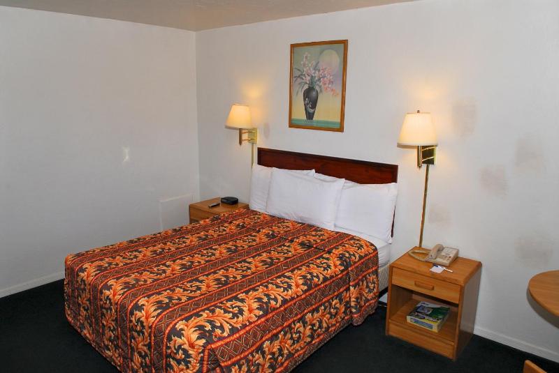Stone Inn Extended Stay U of A - image 5