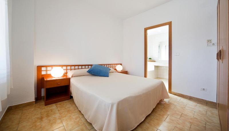 Two-Bedroom Apartment (4-6 Adults) image 3