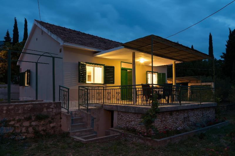 Beach house Bol - image 24