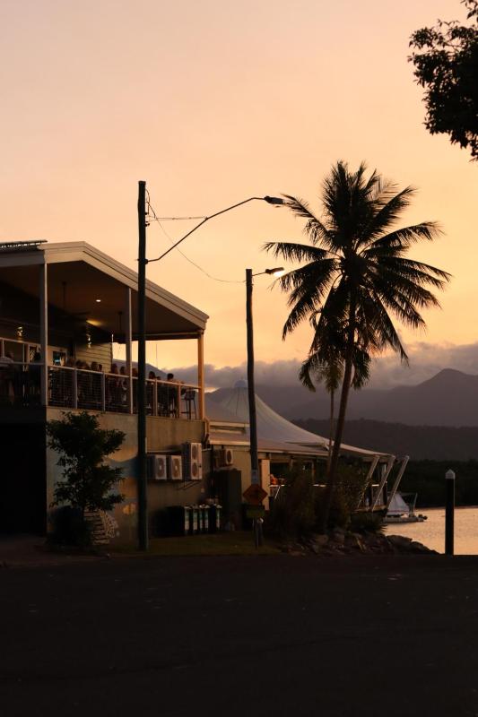 Beach front Bungalow Little Reef Escape - image 21