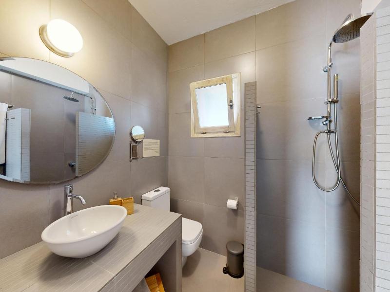 Classic Sea View Room image 4