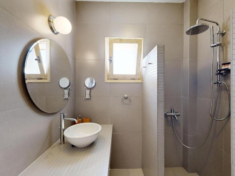 Standard Mountain View Room image 4