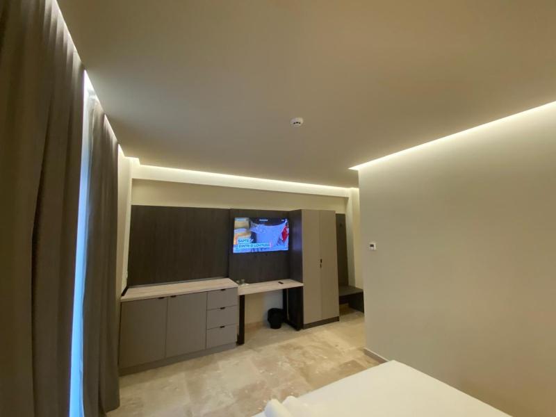 Deluxe Queen Room image 1