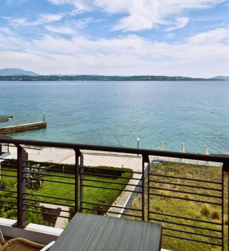 Double Room with Sea View image 1