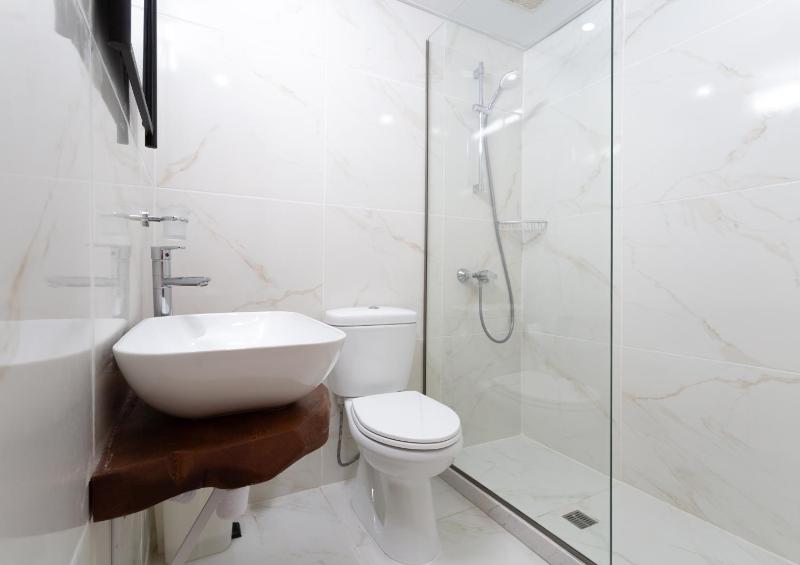 Triple Room with Side Sea View (2 adults + 1 child) image 2