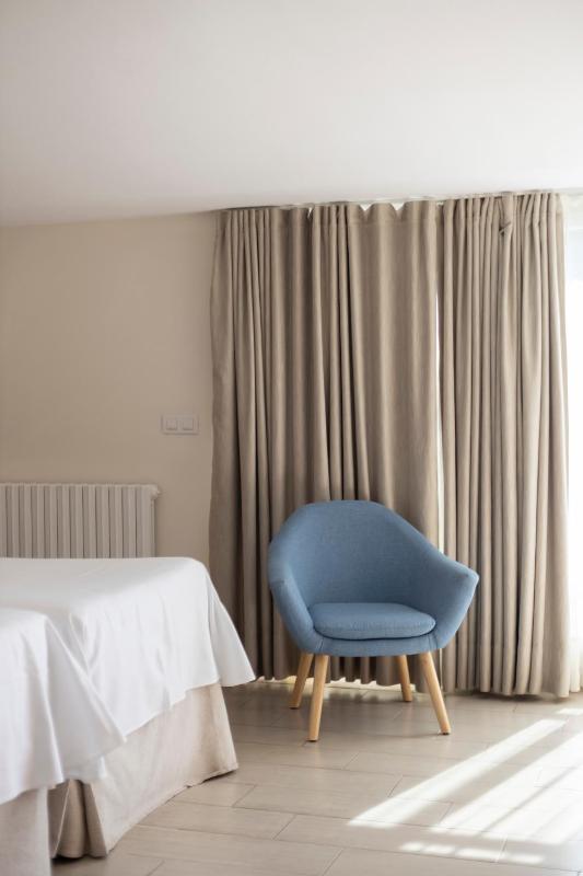 Superior Double or Twin Room image 4