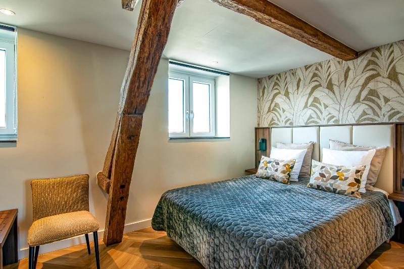 Comfort Double Room with Rain Shower image 4