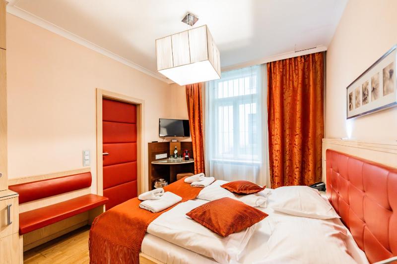 Superior Double Room image 1