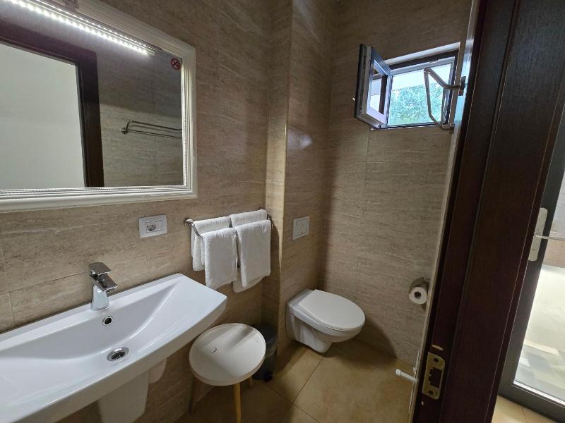 Superior Double Room 3 No Parking  image 4