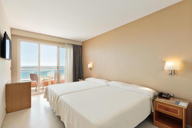 Double Room with Front Sea View (2 Adults) image 1