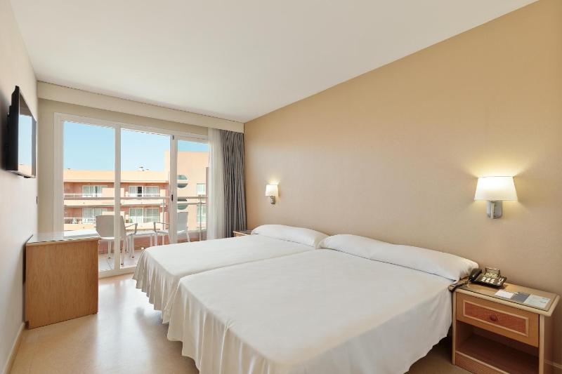 Standard Double Room (2 Adults) image 4