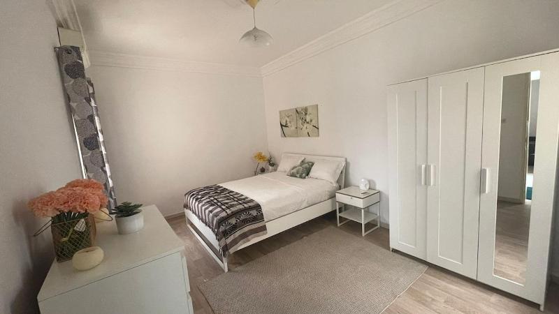Appartement avec Pergola sur terrasse privée - image 15