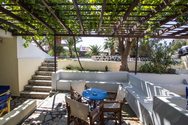 Economy Triple Room Ground Floor with Courtyard image 2
