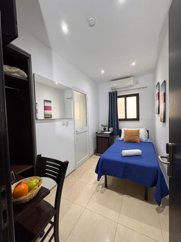 Standard Twin Room (1 Adult) image 4