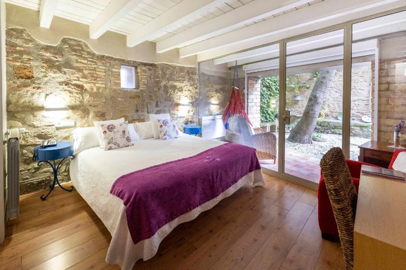 Deluxe Double Room with Private Garden image 1