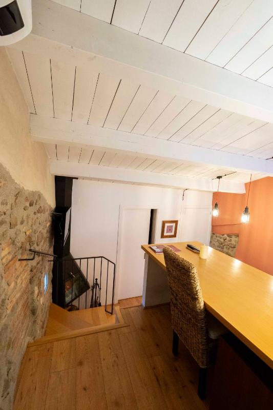 Duplex Room with Fireplace image 3