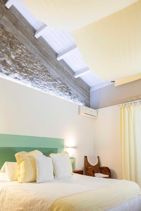 Standard Double Room image 3