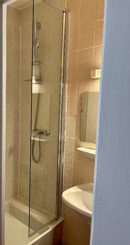 Twin Room image 1