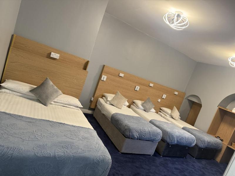 Superior Family Room image 4