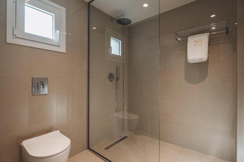 Junior Suite with Private Pool image 3