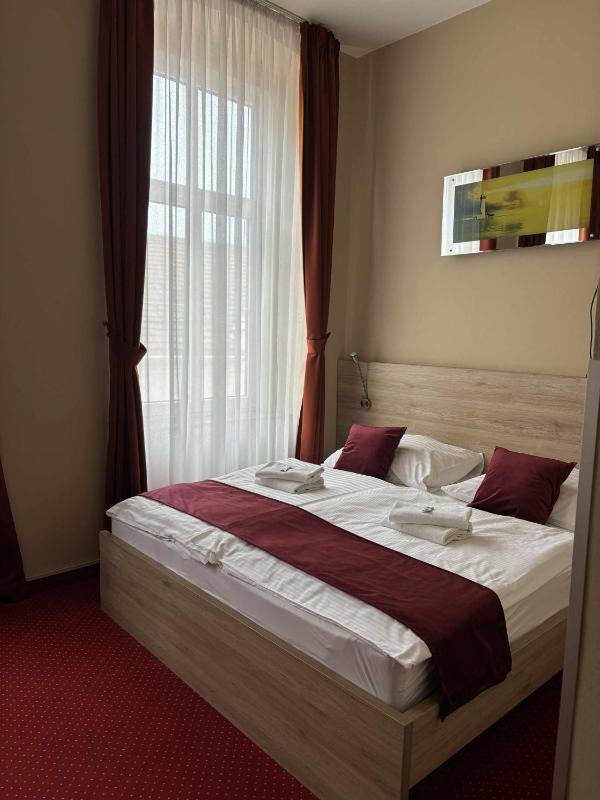 Standard Double Room image 1