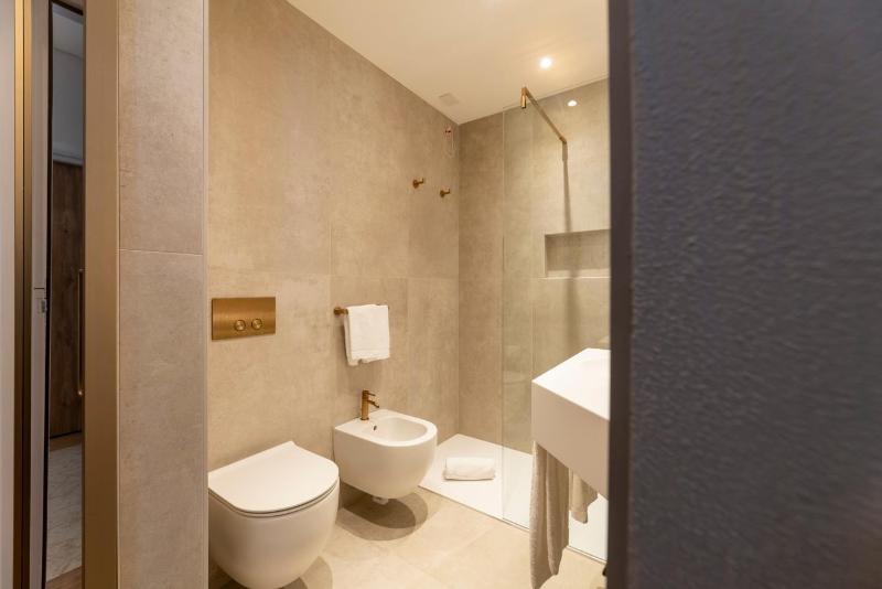 Hi Hotels Sirmione - Heated Lakeview Pool - image 24