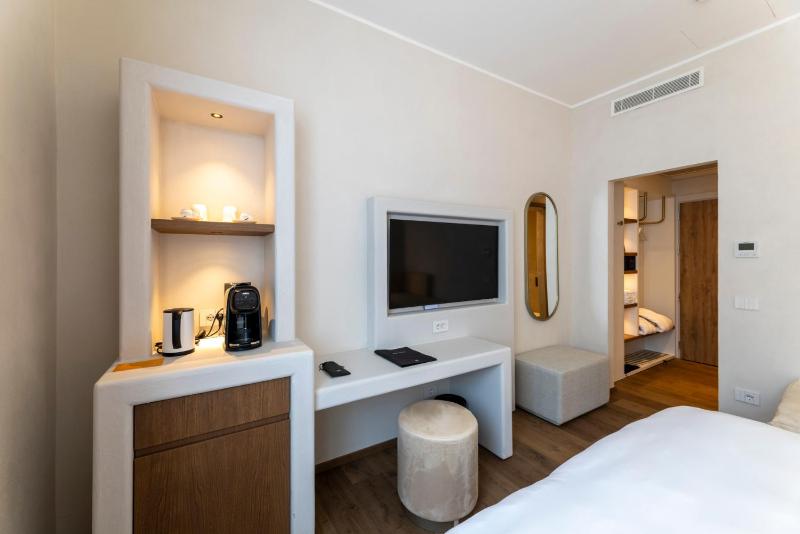 Hi Hotels Sirmione - Heated Lakeview Pool - image 13