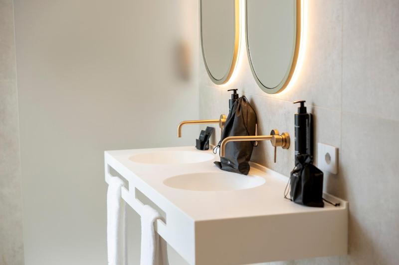 Hi Hotels Sirmione - Heated Lakeview Pool - image 49