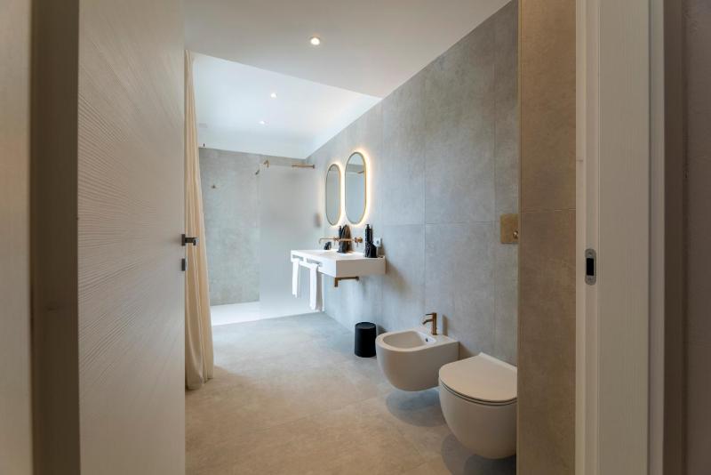 Hi Hotels Sirmione - Heated Lakeview Pool - image 17