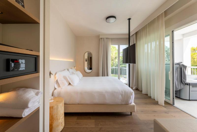 Hi Hotels Sirmione - Heated Lakeview Pool - image 19
