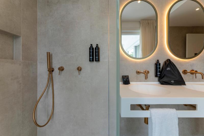 Junior Suite with Private Pool image 3