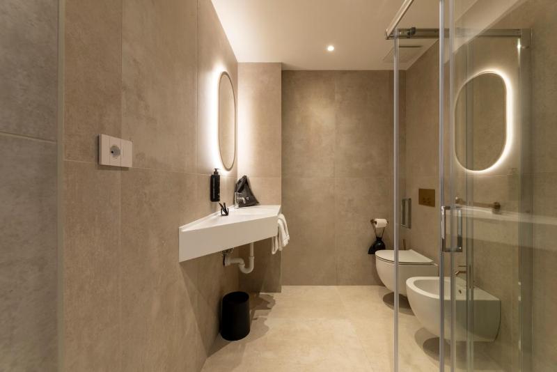 Hi Hotels Sirmione - Heated Lakeview Pool - image 27