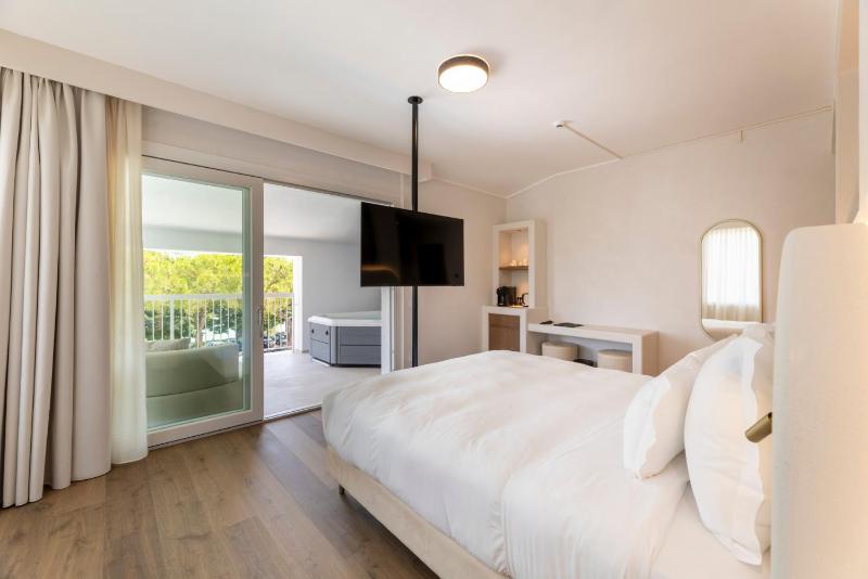 Hi Hotels Sirmione - Heated Lakeview Pool - image 30