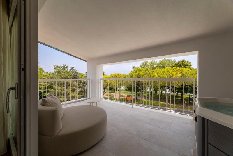 Hi Hotels Sirmione - Heated Lakeview Pool - image 36