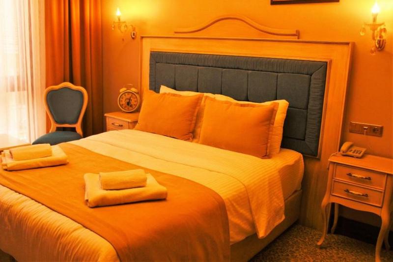 Deluxe Room image 3