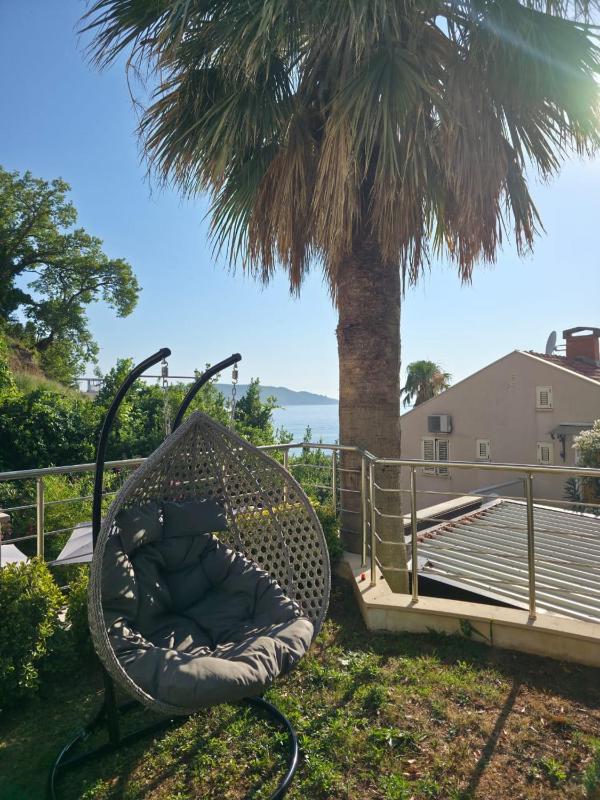 Two-Bedroom Apartment with Sea View and Terrace  image 4