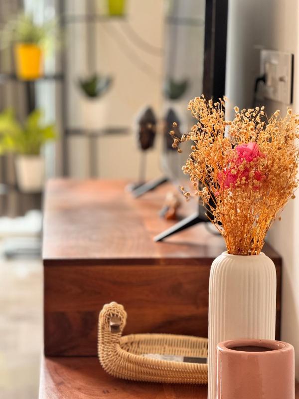 Stylish 3BHK flat close by WTC OMR at 18th floor - image 1
