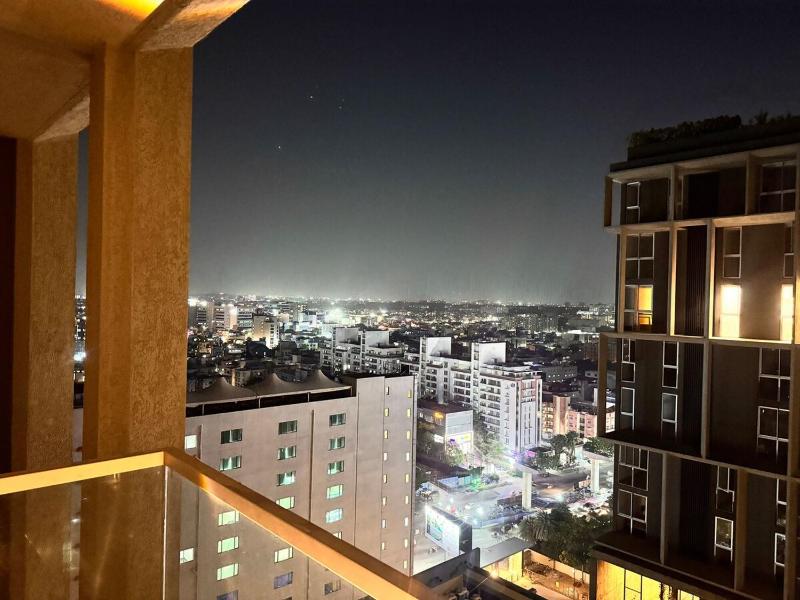 Stylish 3BHK flat close by WTC OMR at 18th floor - image 13