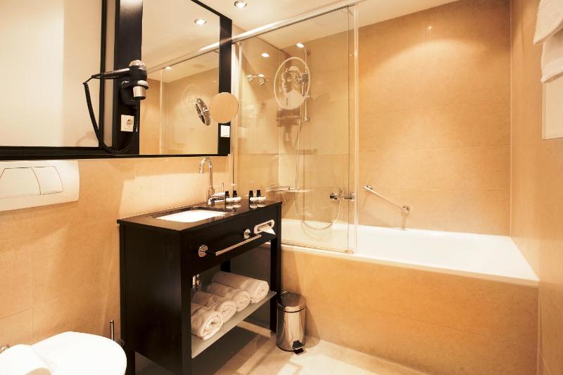 Triple Room image 2