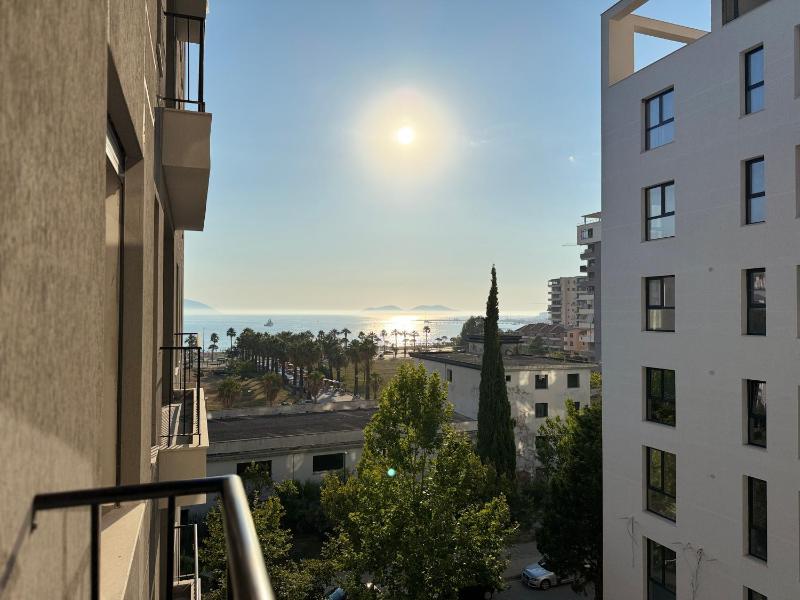 Sunset Shore Apartment - image 10