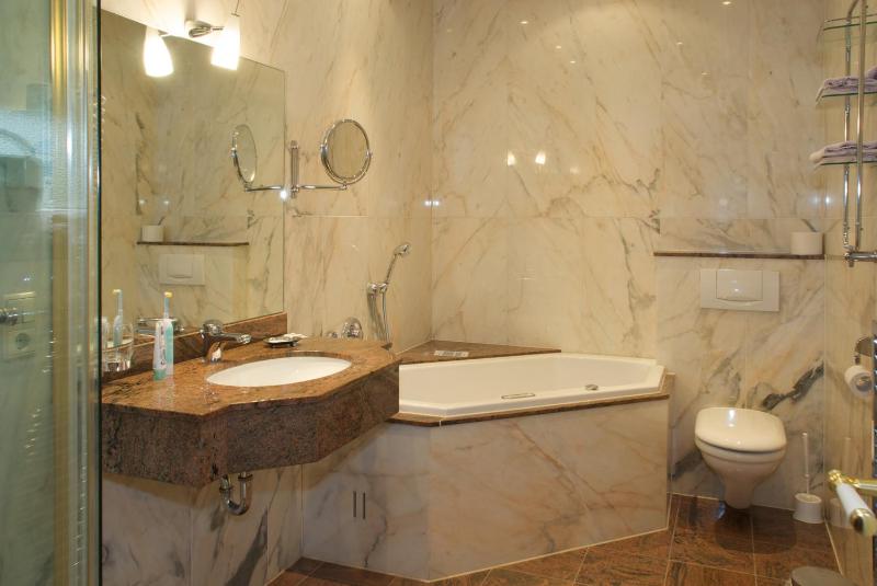 Double Room image 2