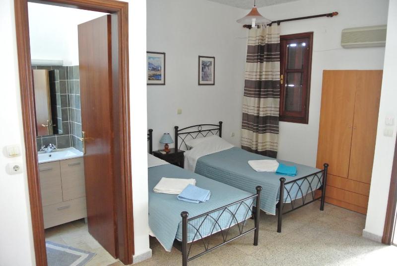 Apartment (4 Adults) image 3