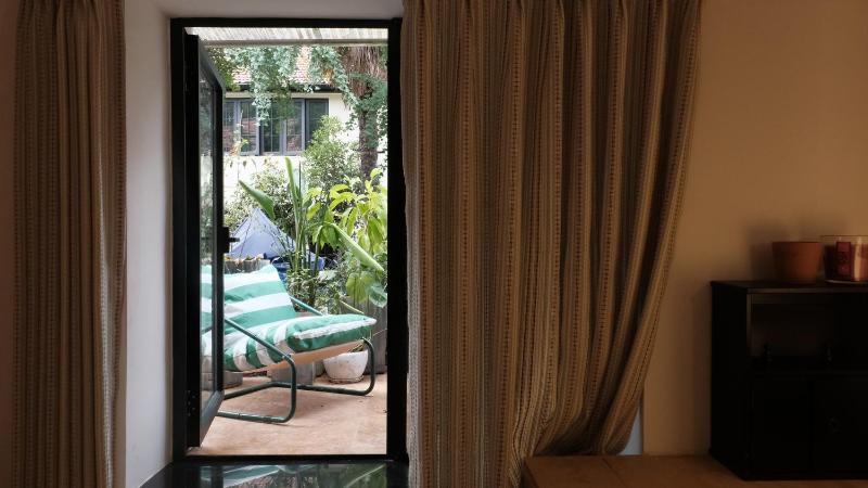 FFC sweet home on Shaanxi Road - image 4