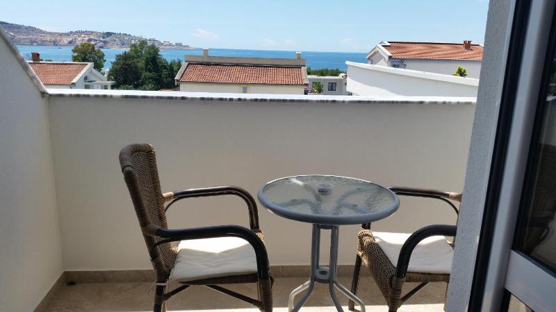 Studio  with Sea View (1 Adult) image 3