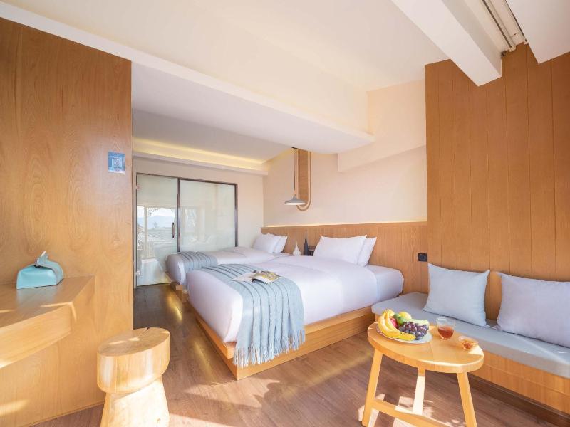 Lijiang MuYa Chinese Courtyard Hotel with Water View - image 10