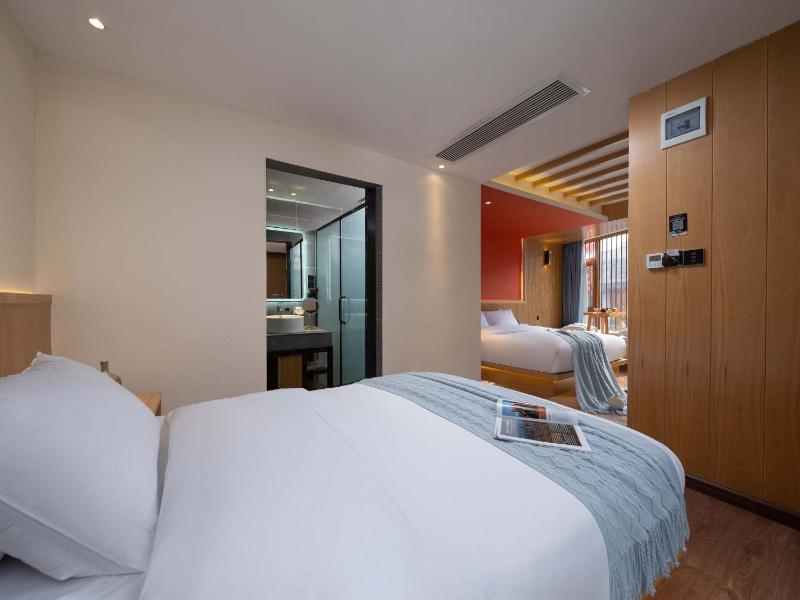 Lijiang MuYa Chinese Courtyard Hotel with Water View - image 22