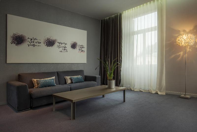 Junior Suite (2 Adults) image 3