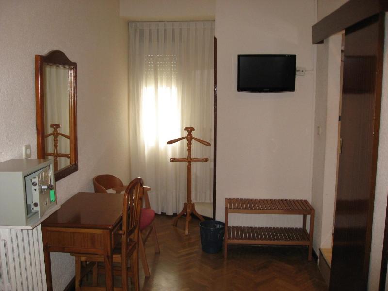 Hostal Maria Cristina - image 14